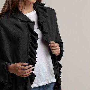 Minnie Rose Cashmere Ruffle Sweater S but will also fit a M,